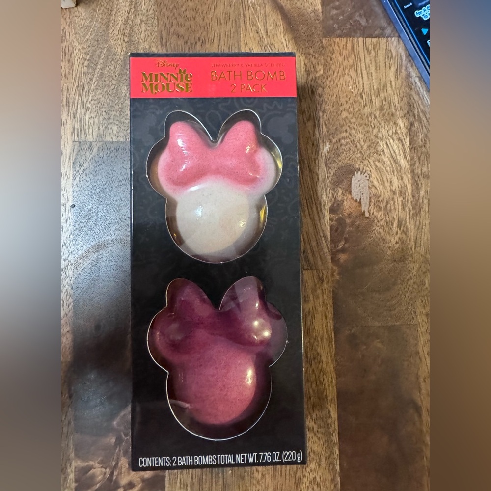 Disney Minnie Mouse Pink and Purple Bath Bomb Set